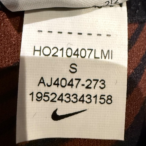 Nike FE/NOM Flyknit Sports Bra in Orange/Brown & Black - Picture 6 of 7